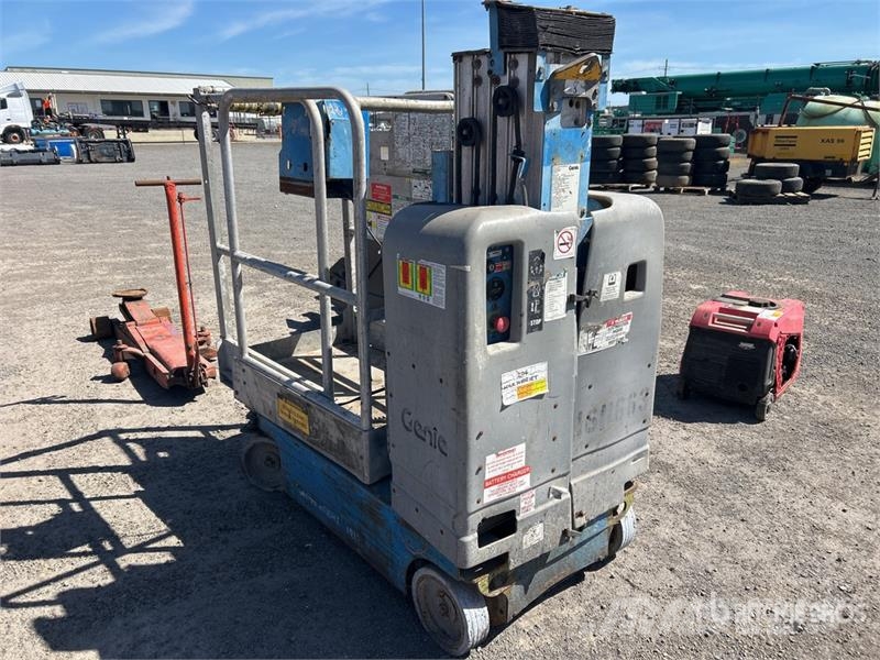 Genie 4x4 Electric Scissor Lift Scissor lifts