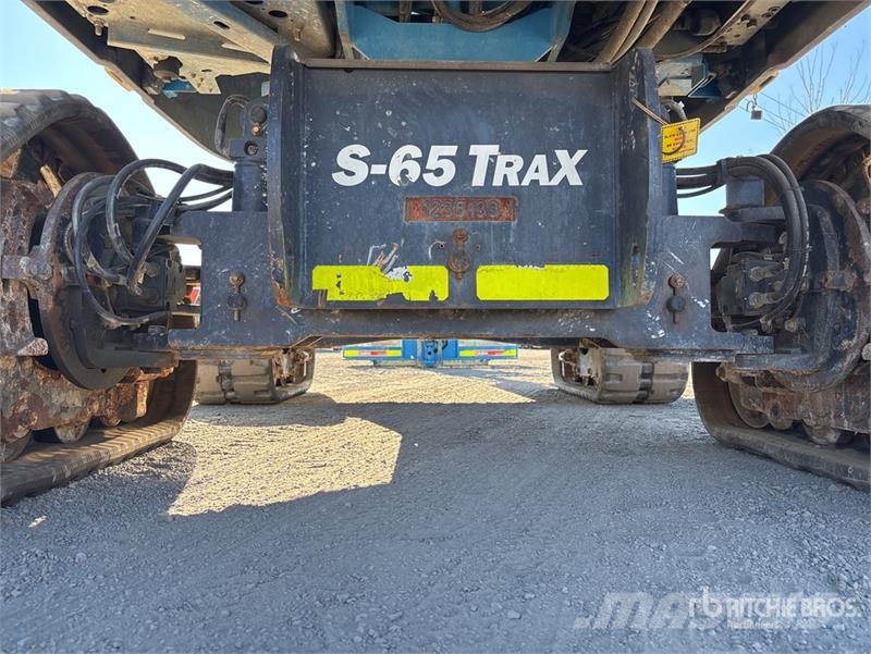 Genie S-65 TRAX 2WD Diesel Articulating Boom Lift Articulated boom lifts
