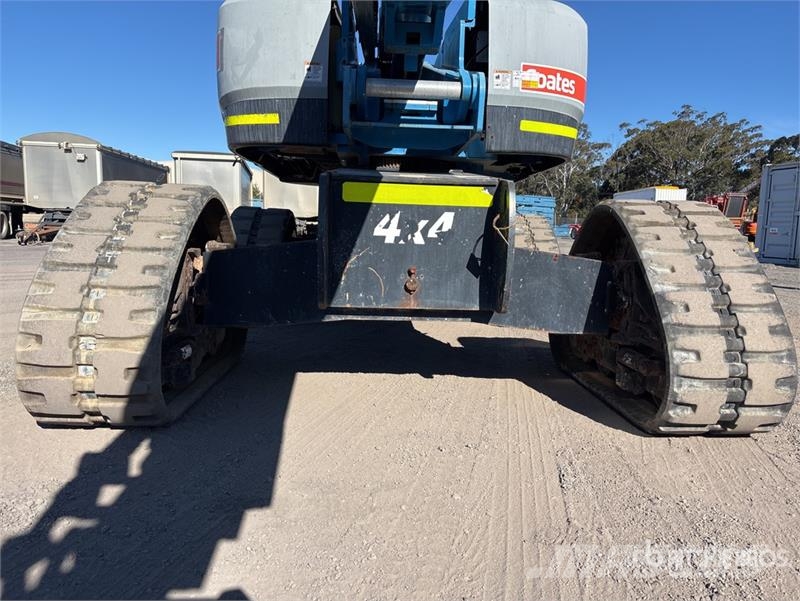 Genie S-65 TRAX 2WD Diesel Articulating Boom Lift Articulated boom lifts