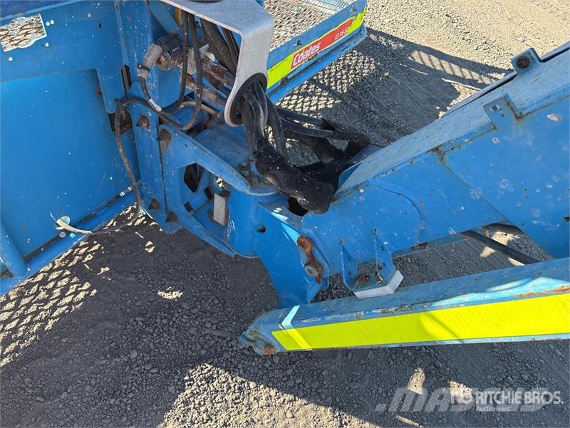 Genie S-65 TRAX 2WD Diesel Articulating Boom Lift Articulated boom lifts