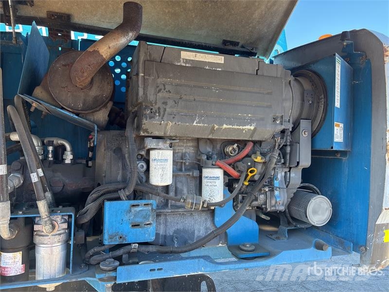 Genie S-65 TRAX 2WD Diesel Articulating Boom Lift Articulated boom lifts
