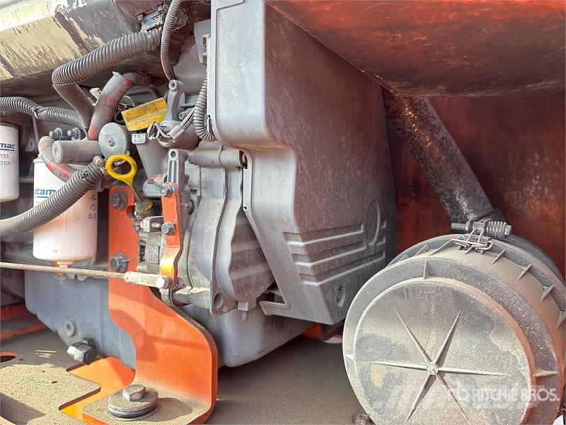 Genie S65 TRAX Crawler Diesel Articulating Boom Lift Articulated boom lifts
