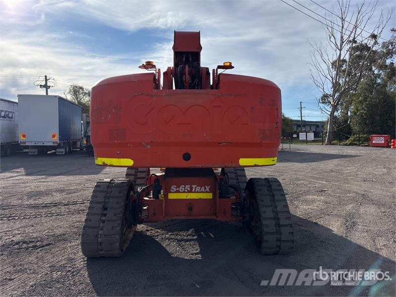 Genie S65 TRAX Crawler Diesel Articulating Boom Lift Articulated boom lifts