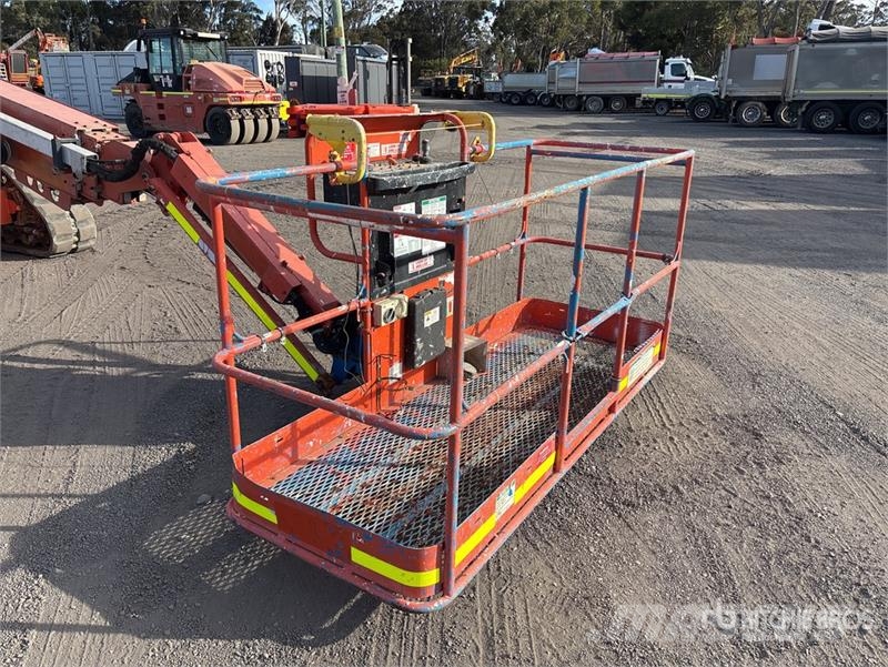 Genie S65 TRAX Crawler Diesel Articulating Boom Lift Articulated boom lifts