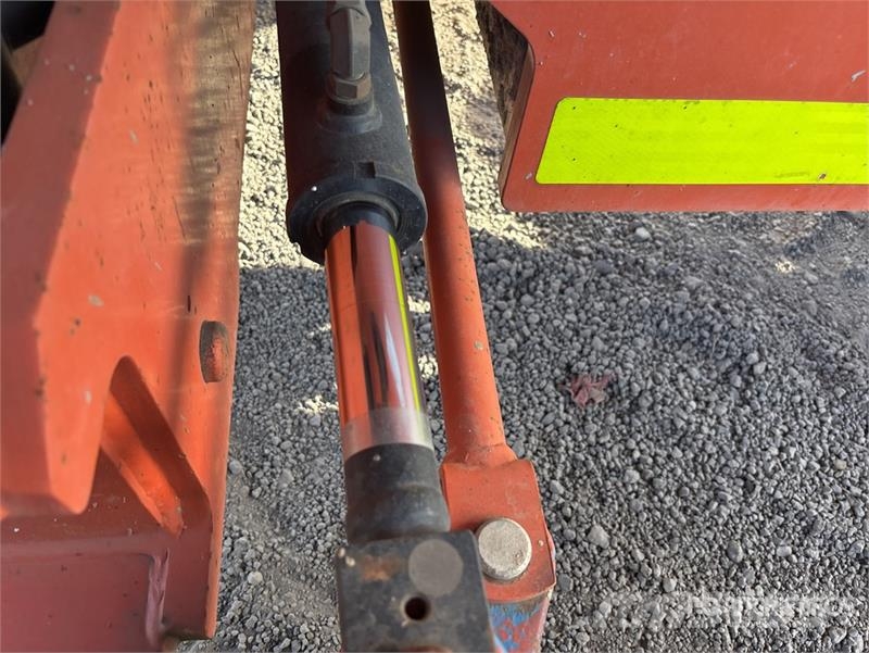 Genie S65 TRAX Crawler Diesel Articulating Boom Lift Articulated boom lifts
