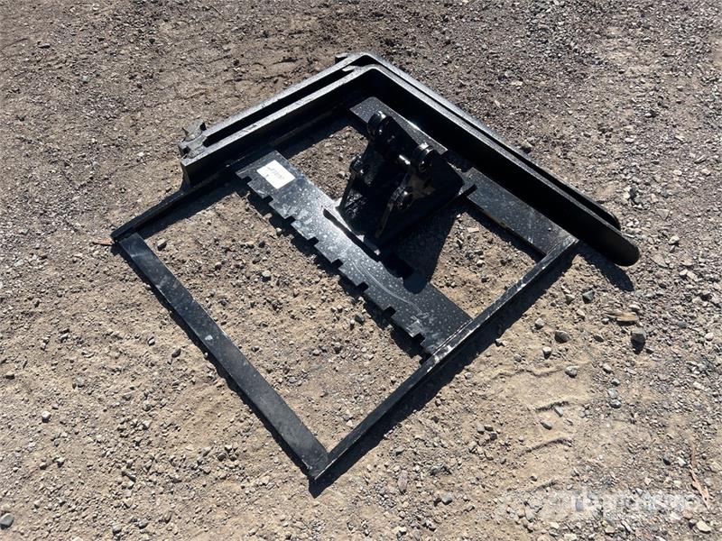 GIYI 750 mm Forks - Fits 1-3 Ton Excavator (Unused Other components