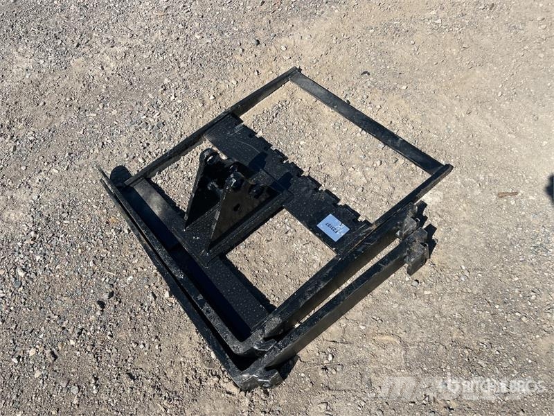 GIYI 750 mm Forks - Fits 1-3 Ton Excavator (Unused Other components
