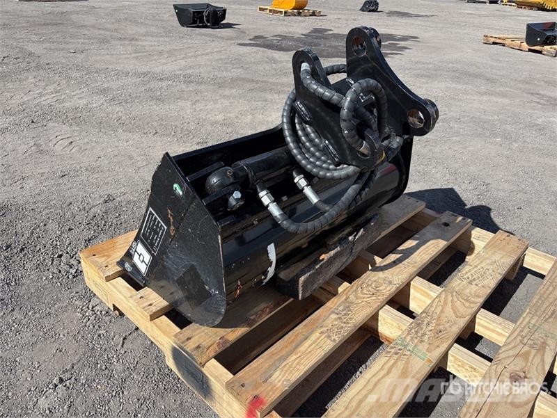 GIYI 800 mm Hydraulic Tilting Excavator Bucket Buckets