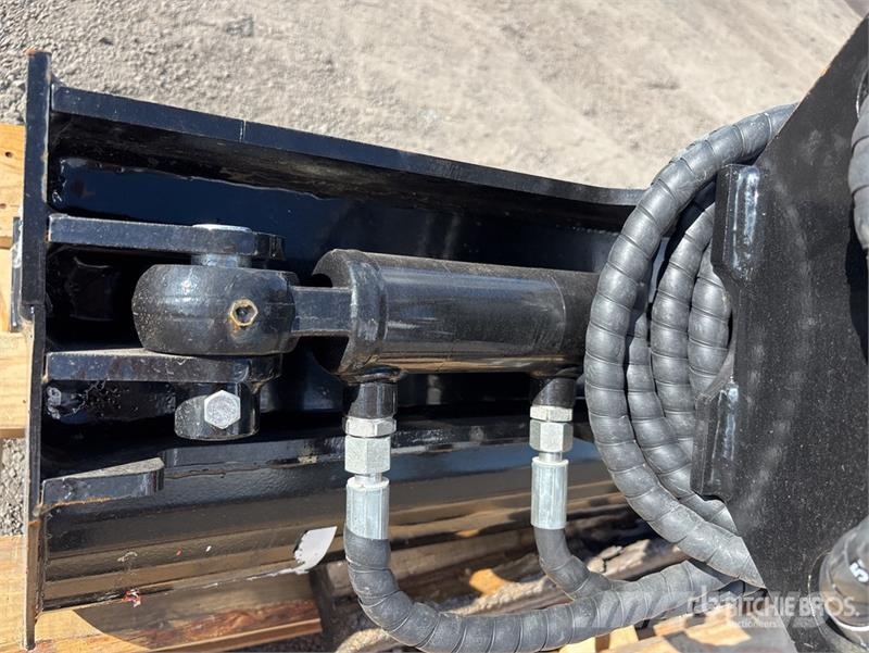 GIYI 800 mm Hydraulic Tilting Excavator Bucket Buckets