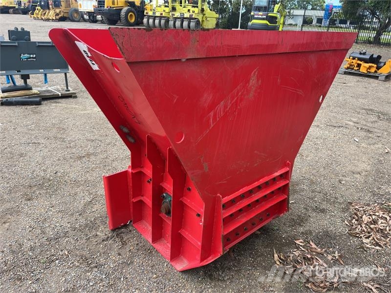 GIYI BC72 1760 mm Skid Steer Block Crusher Other components