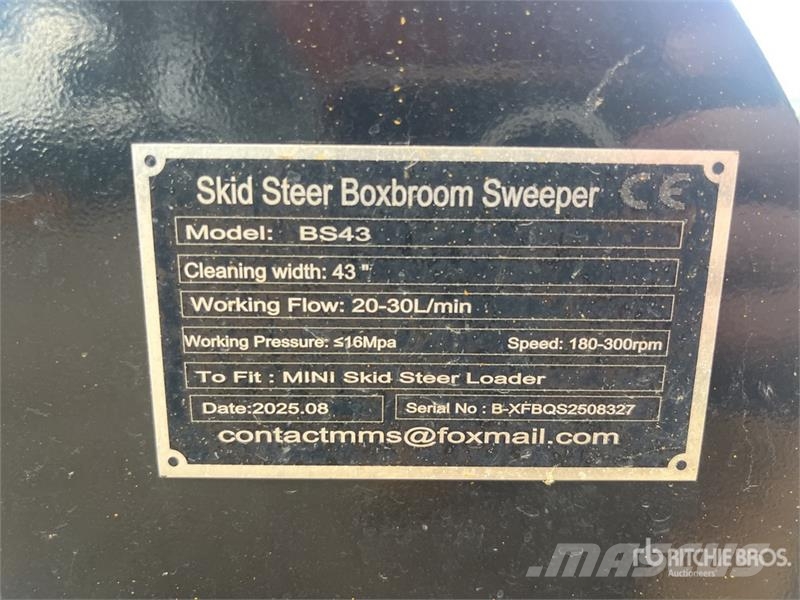  GIYI BS43 1140 mm Mini Skid Steer Sweeper (Unused) Brushes