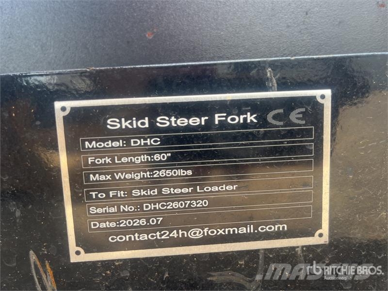  GIYI DHC 1500 mm Skid Steer Forks (Unused) شوكات