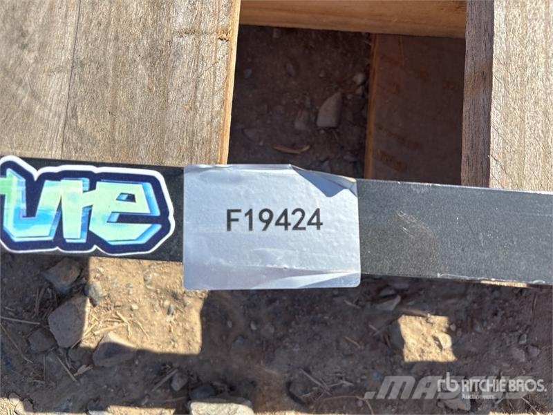 GIYI Excavator Forks - Fits 1 - 3 Ton Excavators ( Other components