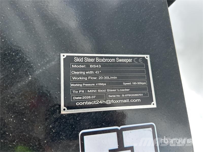  GIYI GY-BS43 43 in Mini Skid Steer Sweeper (Unused Четки