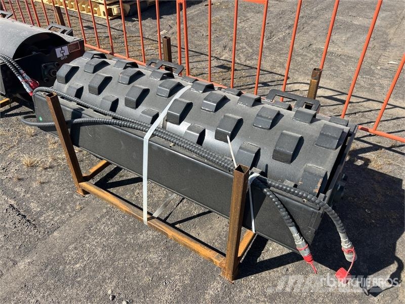  GIYI GY-CW70 59 in Padfoot Skid Steer Vibratory Ro Οδοστρωτήρες