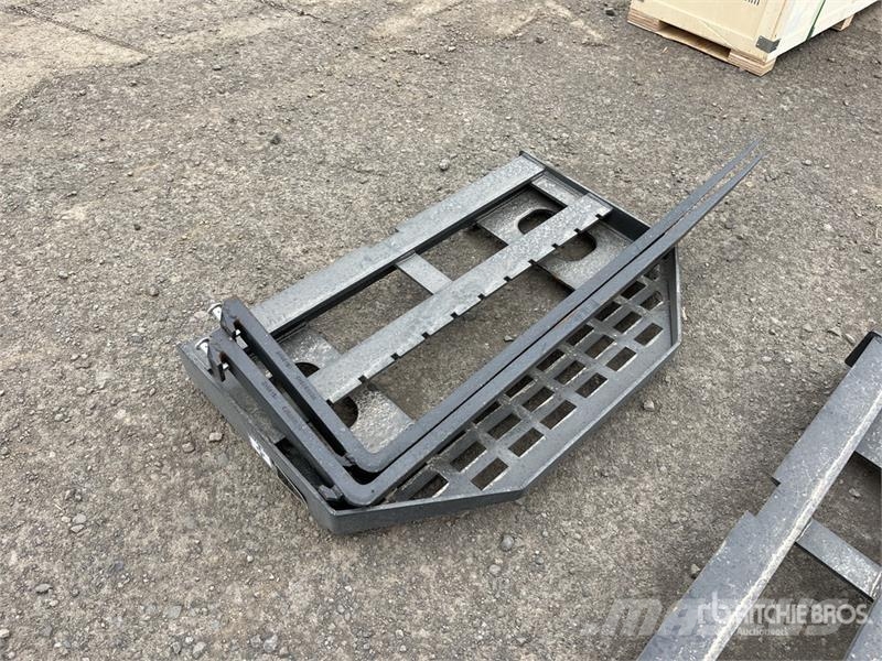 GIYI GY-DHC 59 in Skid Steer Forks (Unused) Forks