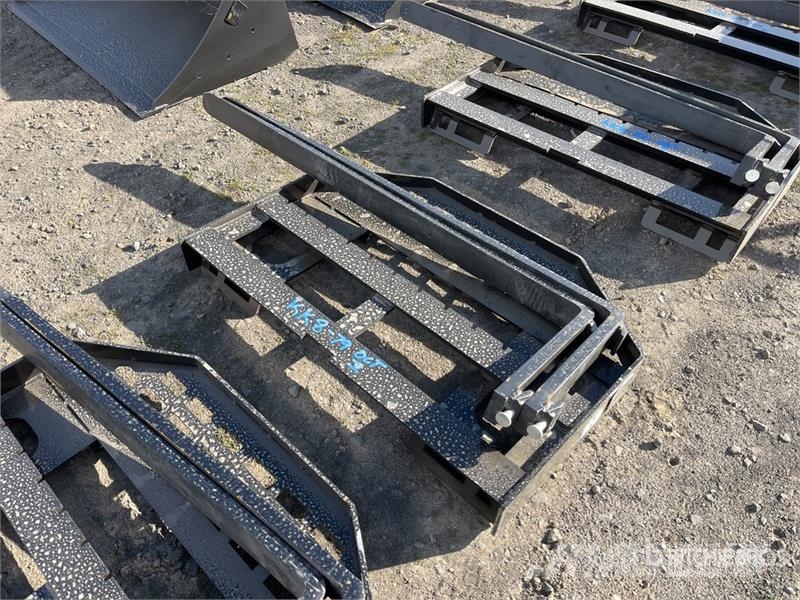  GIYI GY-DHC 59 in Skid Steer Forks (Unused) 叉子
