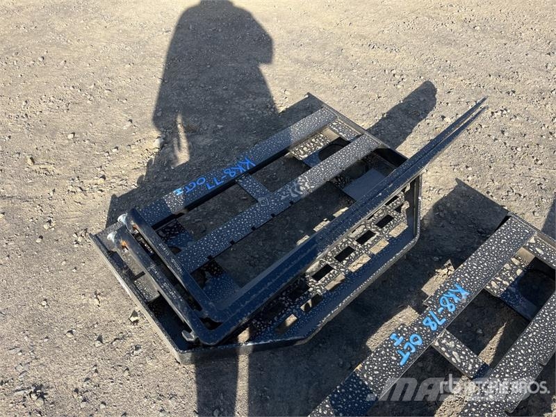 GIYI GY-DHC 59 in Skid Steer Forks (Unused) Pallegafler