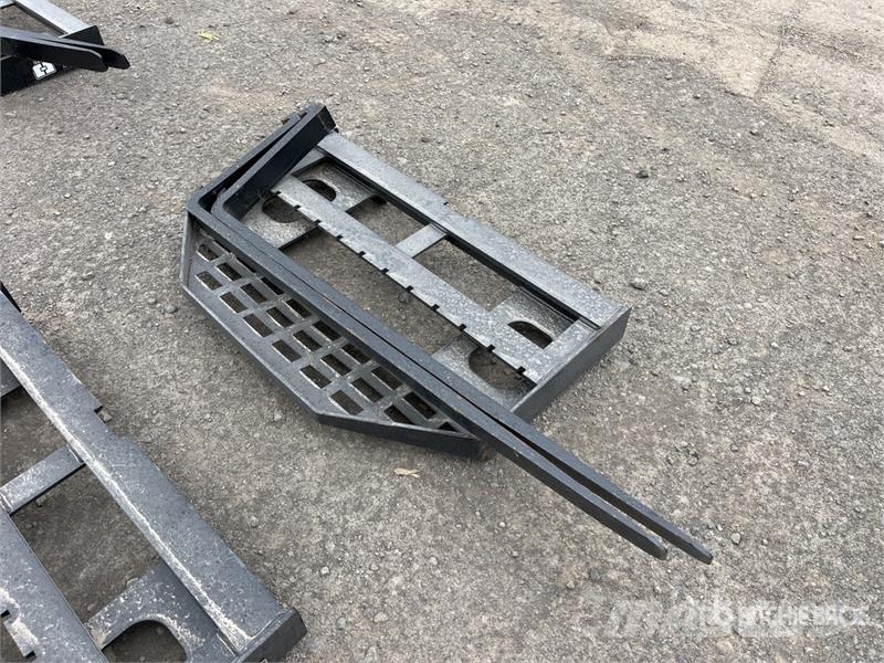 GIYI GY-DHC 59 in Skid Steer Forks (Unused) Forks