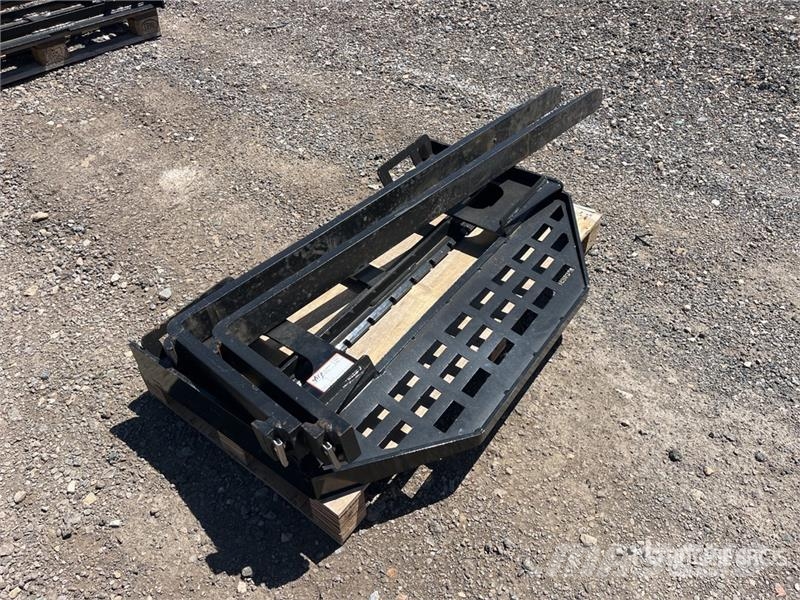  GIYI GY-DHC 59 in Skid Steer Forks (Unused) Horquillas