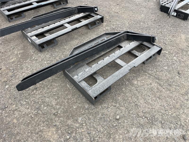 GIYI GY-DHC 59 in Skid Steer Forks (Unused) Forks