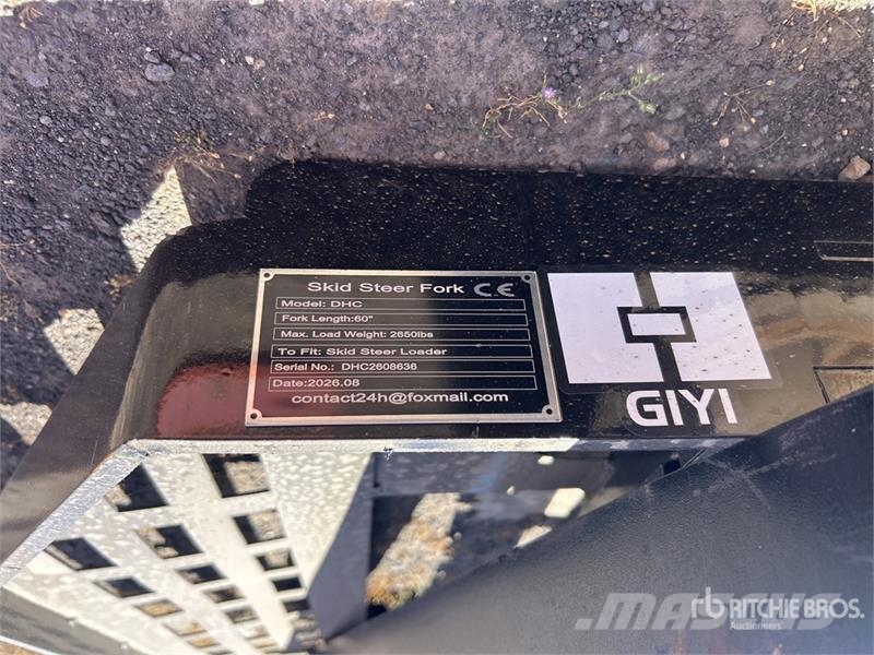 GIYI GY-DHC 59 in Skid Steer Forks (Unused) Вили
