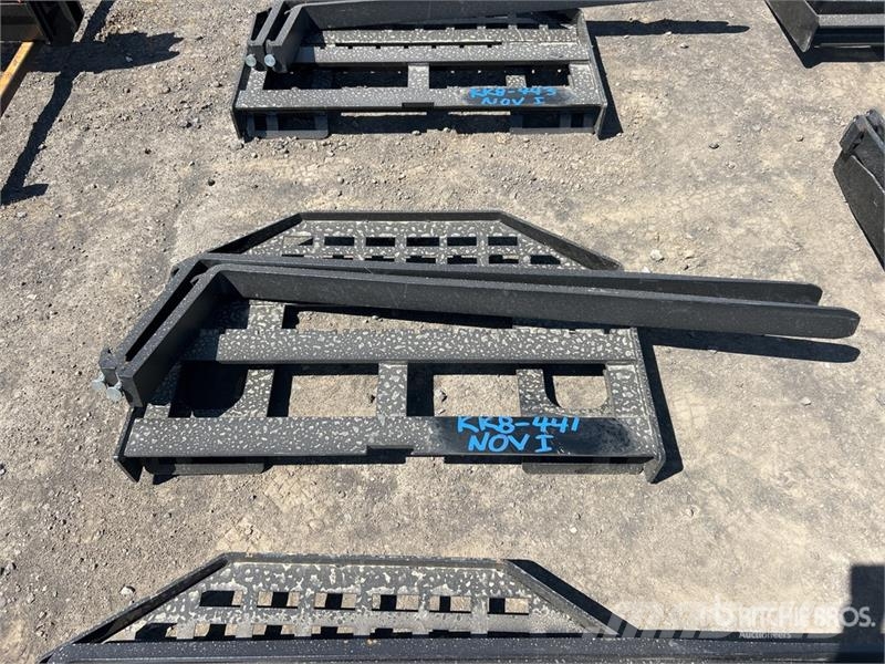  GIYI GY-DHC 59 in Skid Steer Forks (Unused) Gabeln