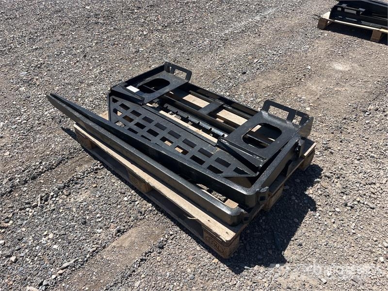  GIYI GY-DHC 59 in Skid Steer Forks (Unused) Horquillas