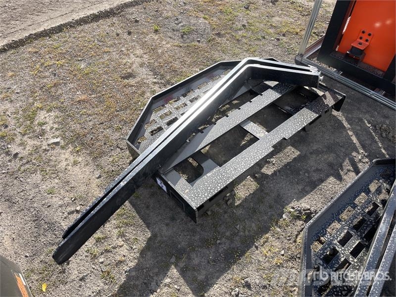  GIYI GY-DHC 59 in Skid Steer Forks (Unused) Gabeln