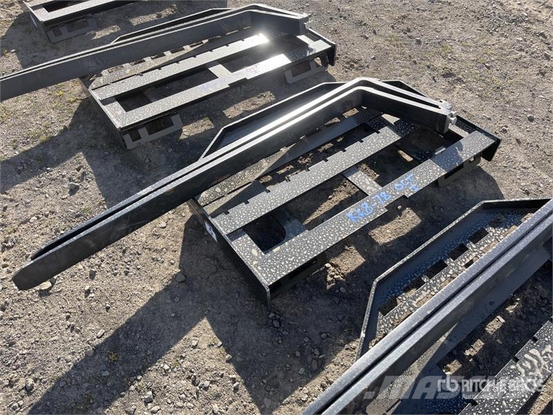 GIYI GY-DHC 59 in Skid Steer Forks (Unused) Pallegafler