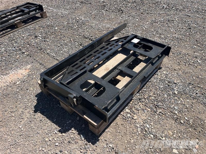  GIYI GY-DHC 59 in Skid Steer Forks (Unused) Horquillas