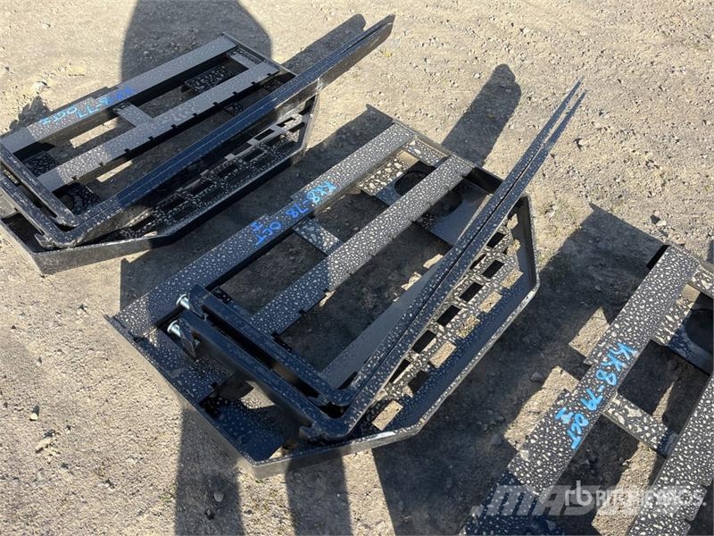 GIYI GY-DHC 59 in Skid Steer Forks (Unused) Pallegafler