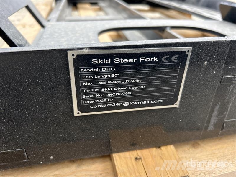 GIYI GY-DHC 59 in Skid Steer Forks (Unused) 지게차