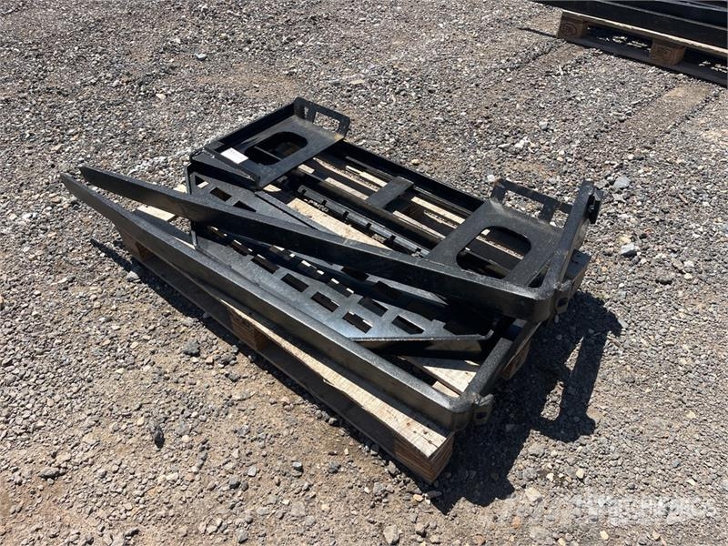  GIYI GY-DHC 59 in Skid Steer Forks (Unused) Horquillas
