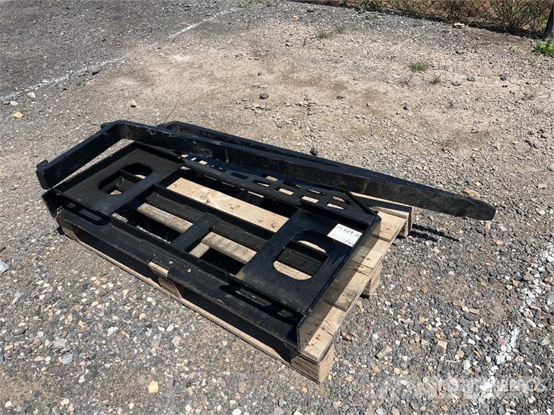  GIYI GY-DHC 59 in Skid Steer Forks (Unused) Horquillas