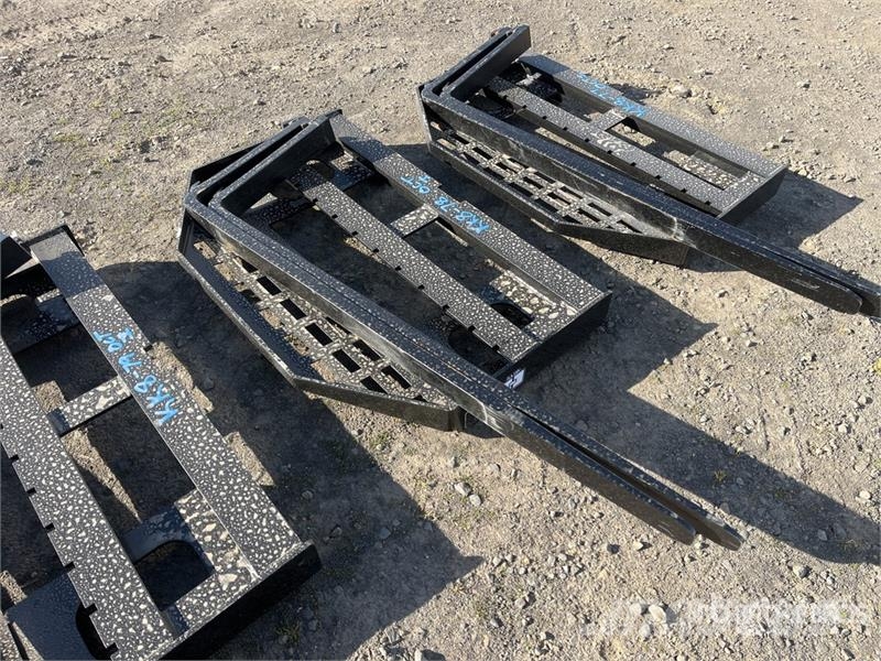 GIYI GY-DHC 59 in Skid Steer Forks (Unused) Pallegafler
