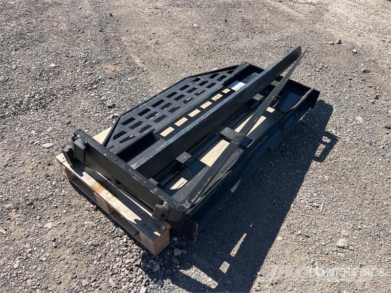  GIYI GY-DHC 59 in Skid Steer Forks (Unused) Horquillas