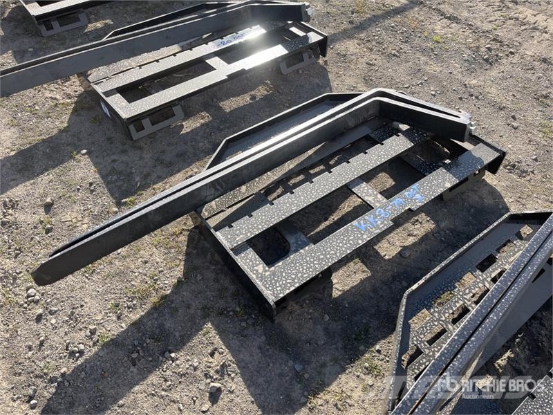  GIYI GY-DHC 59 in Skid Steer Forks (Unused) 叉子