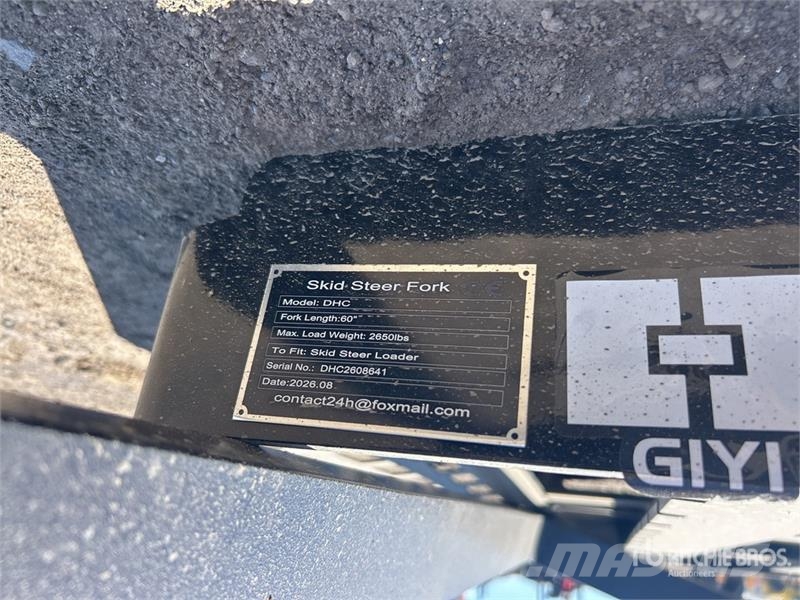 GIYI GY-DHC 59 in Skid Steer Forks (Unused) Forche