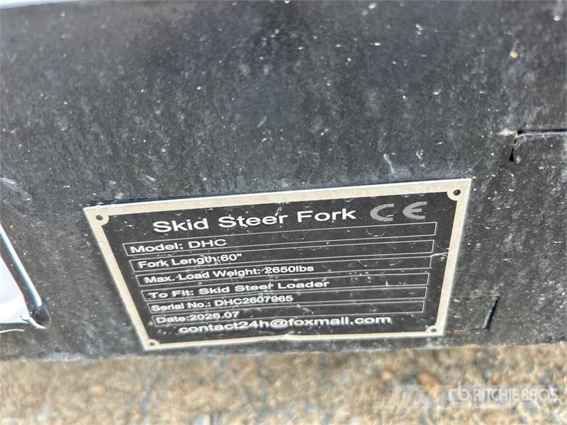 GIYI GY-DHC 60 in Skid Steer Forks (Unused) Vilice