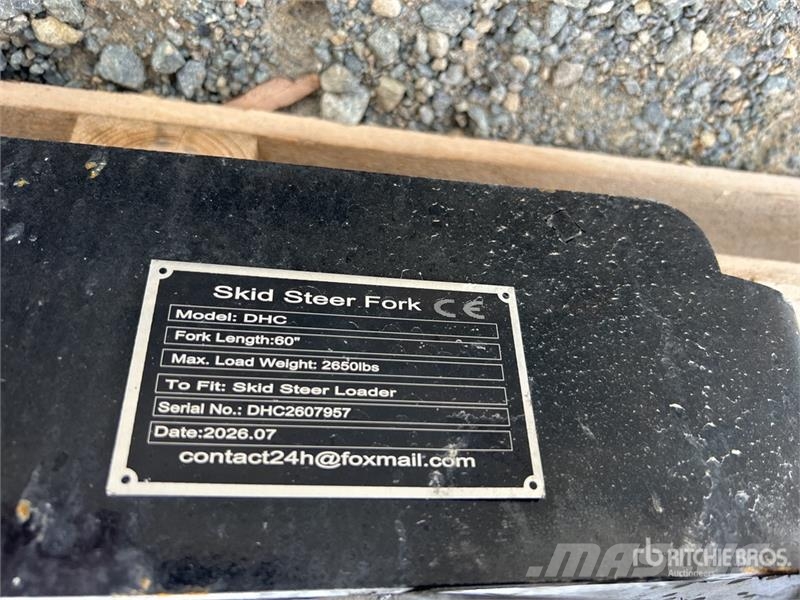  GIYI GY-DHC 60 in Skid Steer Forks (Unused) Vilice