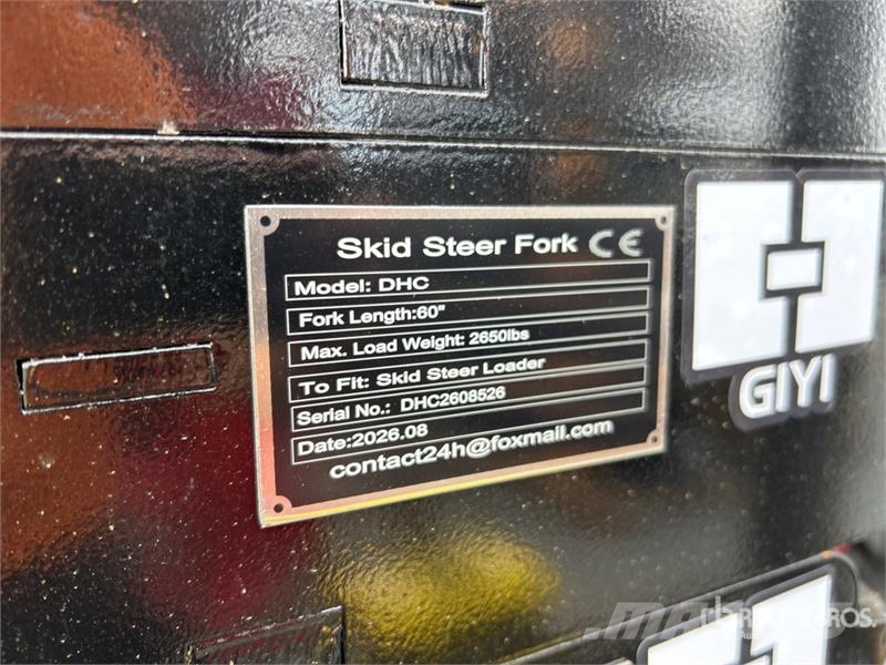 GIYI GY-DHC 60 in Skid Steer Forks (Unused) Pallgafflar