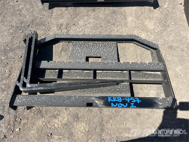 GIYI GY-FR47 29 in Mini Dingo Skid Steer Forks (Un Вили