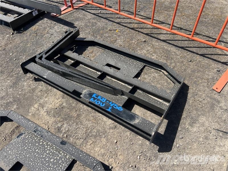 GIYI GY-FR47 29 in Mini Dingo Skid Steer Forks (Un Forche
