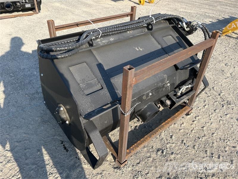 GIYI GY-MB27 685 mm Skid Steer Concrete Mixer Bétonnière