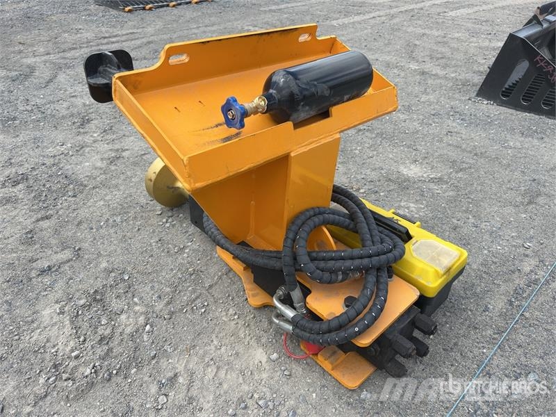  GIYI GY-PH198 Mini Skid Steer Post Driver (Unused) Attrezzature per recinzioni