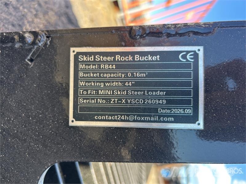  GIYI GY-RB44 Rock Mini Skid Steer Bucket (Unused) Cucharones