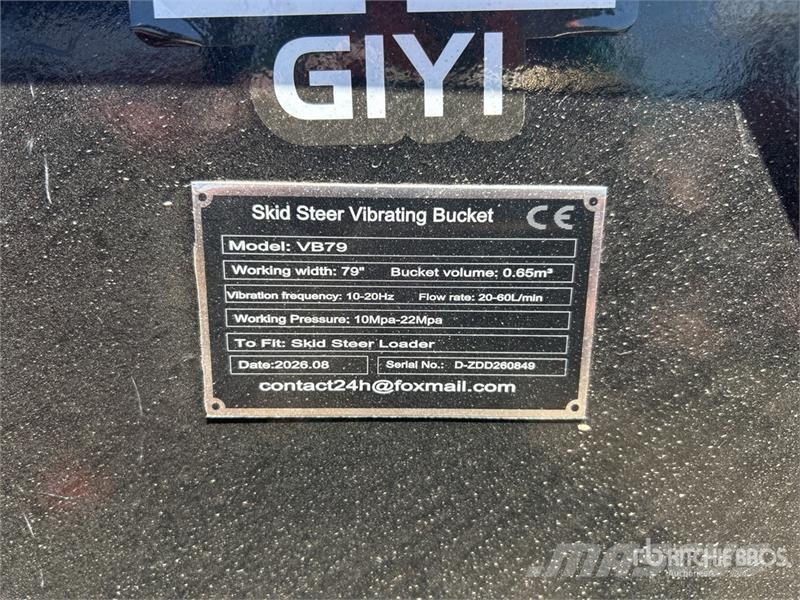 GIYI GY-VB79 79 in Vibrating Skid Steer Screening Rotátoros törőkanalak