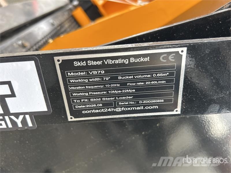  GIYI GY-VB79 79 in Vibrating Skid Steer Screening  Palas mecánicas separadoras
