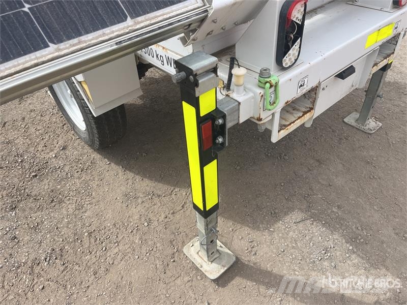 Globe Power Metro GP43K Solar Light Tower (Inoperable) Rasvetni stubovi